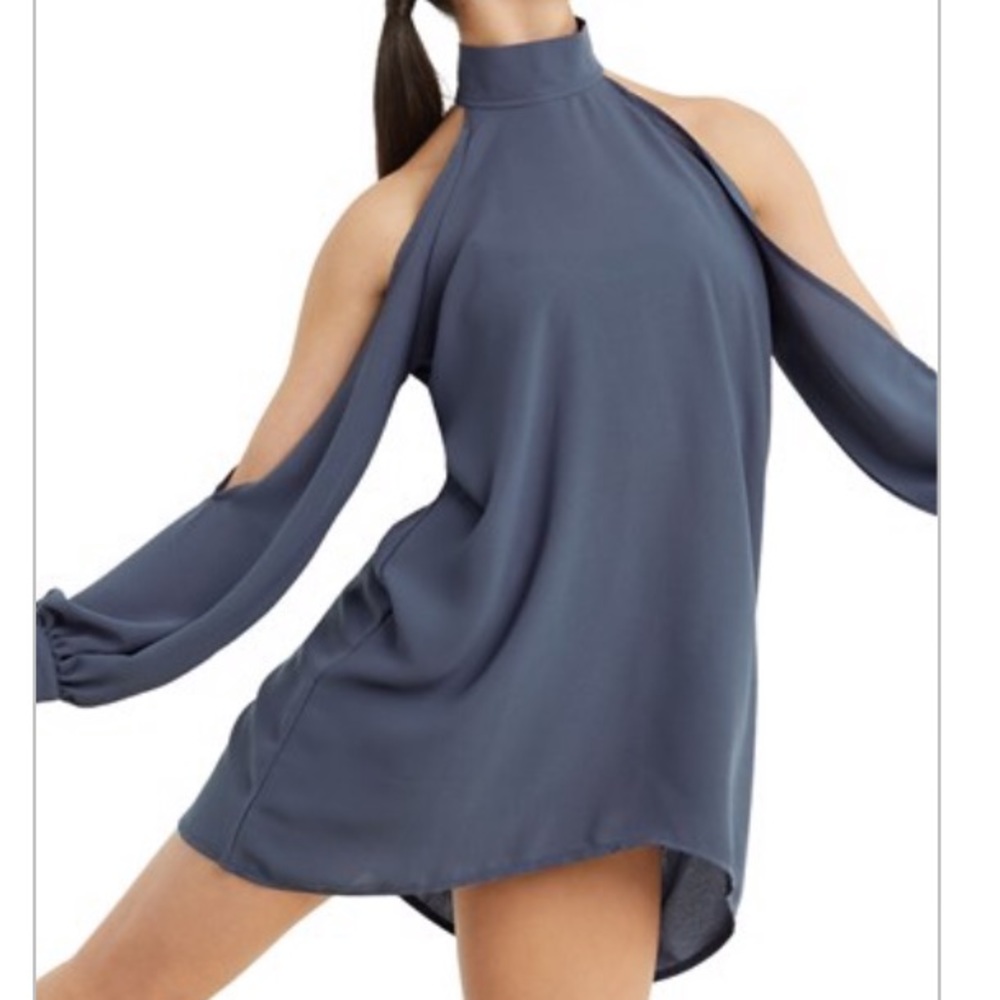 dance performance open sleeve overdress
